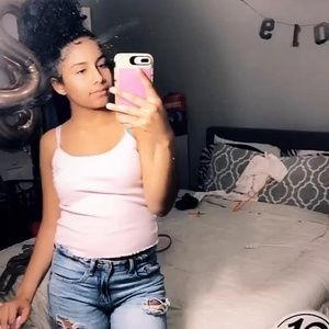 Meet your Posher, Makayla